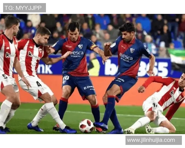 史帕尔主场迎战佛罗伦萨双方争夺三分的激烈对决即将上演 史帕尔主场迎战佛罗伦萨双方争夺三分的激烈对决即将上演