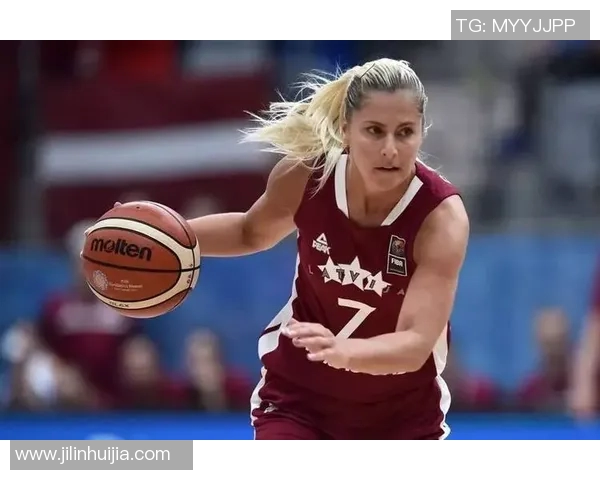 美国篮球队与塞尔维亚队激战正酣谁将赢得这场巅峰对决