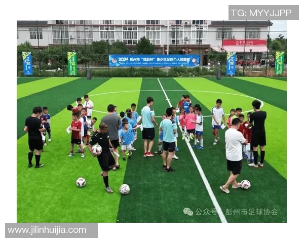 彭州市青年足球比赛精彩直播全程回顾与赛况分析